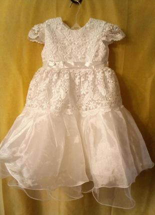 Празничное платье белое