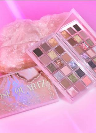 Палетка теней huda beauty rose quartz eyeshadow palette7 фото