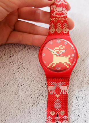 Красные новогодние часы swatch - лимитированная серия
