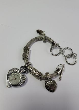 Женские винтажные часы-браслет2 фото