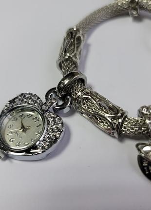 Женские винтажные часы-браслет3 фото