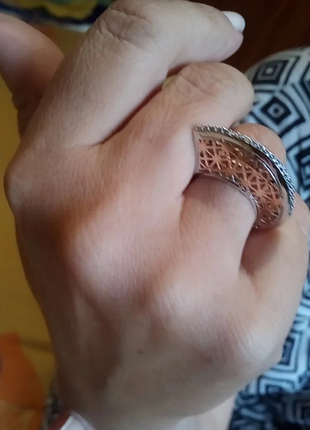 Колецо необычное р.16.5