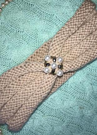 Бежевая повязка чалма с жемчугом и камнями