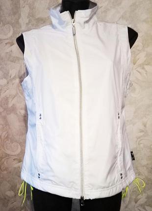 Спортивна жилетка.