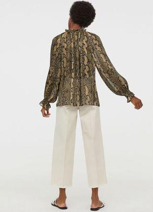 Блузка блуза из воздушной ткани с треугольный вырезом в змеиный принт анималистический h&m4 фото