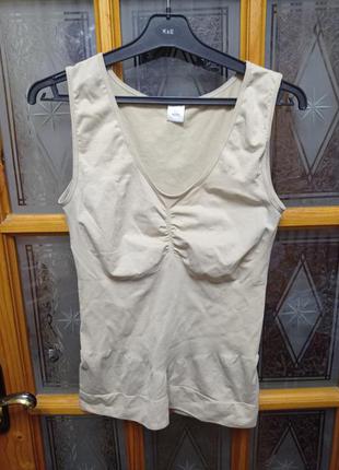 Маєчка утягуюча.