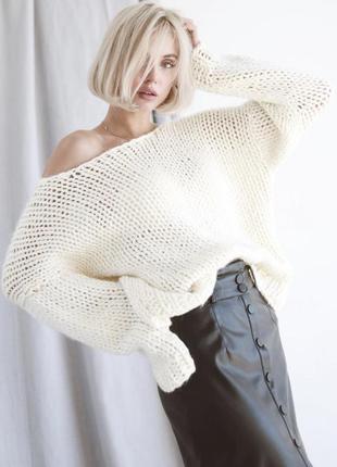 Очень мягкий и тёплый свитер ручной работы дизайнерский