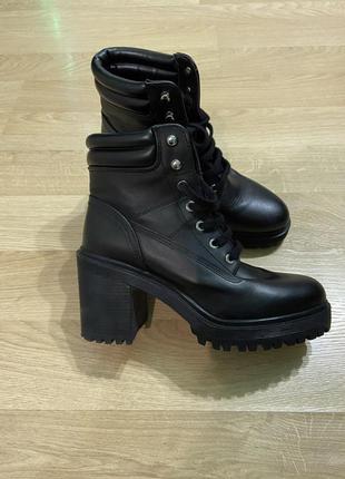 Черевики zara