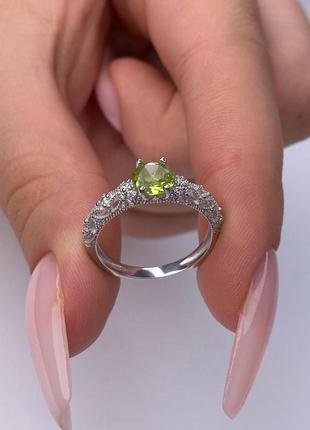 Серебряное кольцо, 925 проба, камень хризолит