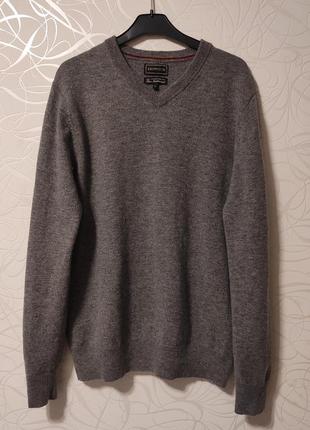 Серый шерстяной свитер, размер м-л, дефект