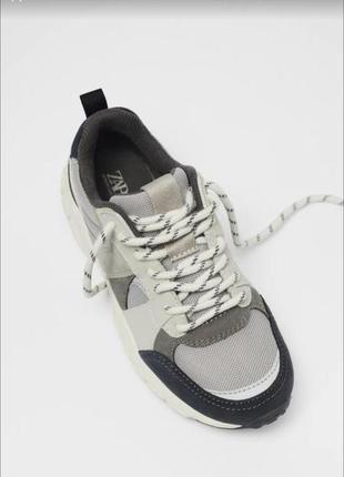 Zara . розмір 33