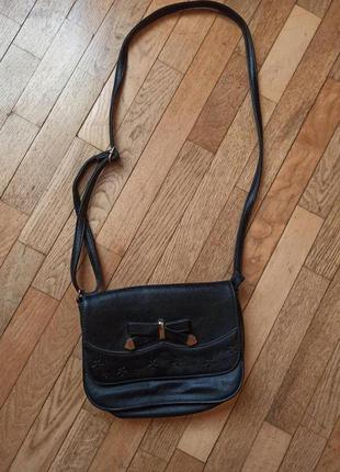 Сумочка на плече