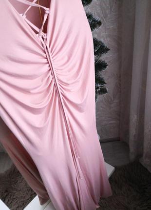 Красивое пудровое платье в пол с небольшим шлейфом на спине переплеты и стяжка4 фото