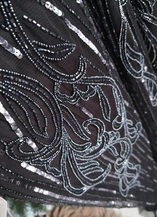 Шикарное вечернее платье в пол чёрного цвета обшитое бисером8 фото