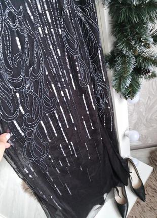Шикарное вечернее платье в пол чёрного цвета обшитое бисером3 фото