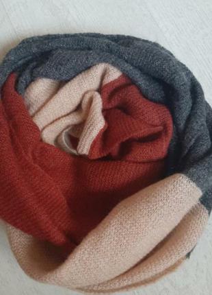 Элегантный теплый шарф хомут1 фото