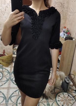 Черное платье футляр короткий рукав зимнее на выход вечернее