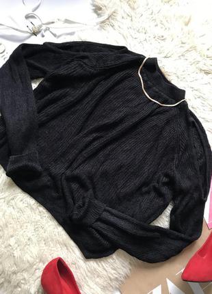 Шикарный свитер с открытыми плечами2 фото