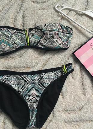 Красивий купальник f&f з замочком на грудях