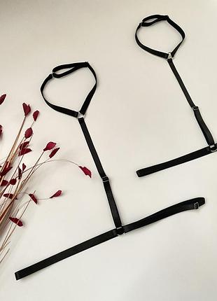 Портупеї, контурне білизна, гартеры, стрепи, чокер, шлейки