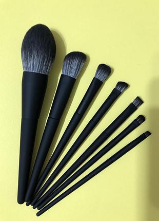 Набор на 7 кистей для макияжа