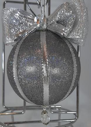 Елочный шар ручной работы 8см серебро с голографическим эффектом