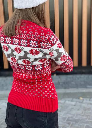 Теплый женский свитер с оленями красный, женский новогодний свитер вязаный9 фото