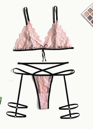 Комплект женского кружевного нижнего белья с поясом нежно -розовый