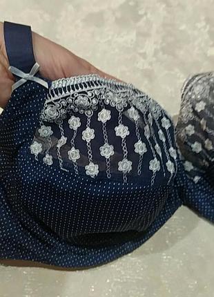 Бюстгальтер