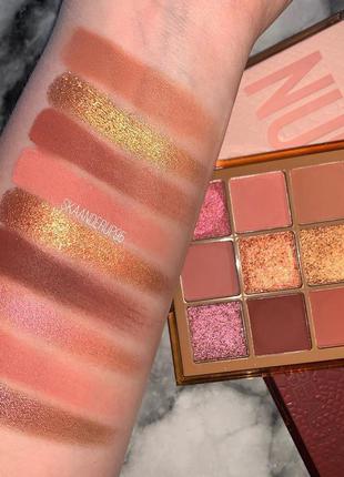 Палетка теней huda beauty medium nude obsessions palette5 фото