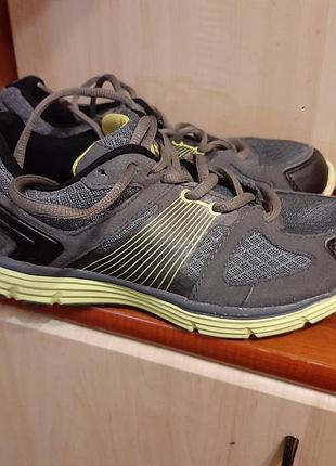 Кросівки 38р