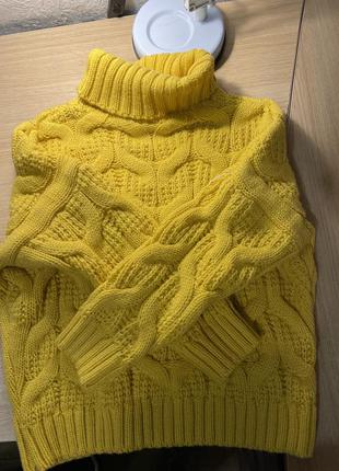 Свитер под горло желтый3 фото