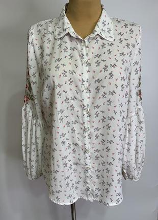 Нарядна блузка з вишивкою1 фото