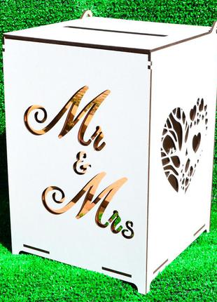 Весільний банк для грошей mr&mrs з золотим акрилом 26см дерев'яна коробка скарбниця скриня скарбничка на весілля1 фото
