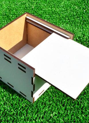 Біла коробка (в розібраному вигляді) лдвп 8х8х7 см подарункова маленька коробочка для подарунка білого кольору3 фото