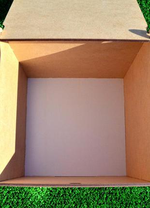 Белая коробка лдвп + глиттер 16х16х16 см новогодняя подарочная коробочка для подарка на новый год4 фото