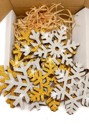 Набор блестящие снежинки 8 шт в картонной коробке елочные игрушки деревянное новогоднее украшение на елку1 фото