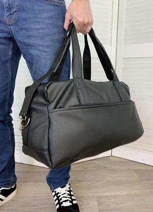Спортивная дорожная сумка с плечевым ремнем, черная из экокожи в спортзал мужская2 фото