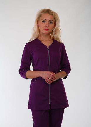 Практичный фиолетовый медицинский костюм из коттона размер 42-60