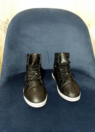 Демисезонные стильные ботинки на шнуровке спортивного стиля, хайтопы, завышенные кроссовки, сникерсы2 фото