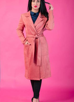 Бордовое приталенное женское пальто длины миди с поясом 46,484 фото
