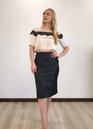 Строгая женская темно-серая  юбка  с вставкой в деловом стиле размеры 50-582 фото