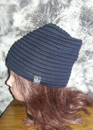 Шапка вязана жіноча