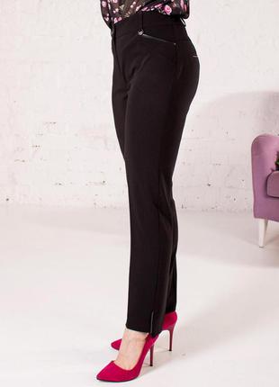 Костюмные черный женские прямые брюки со стрелками осень-зима 46-602 фото