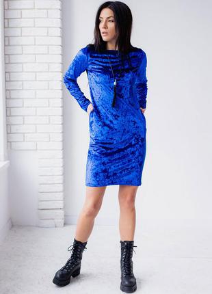 Велюровое платье с кулоном3 фото