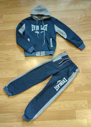Спортивный костюм на флисе ( на 5 лет)