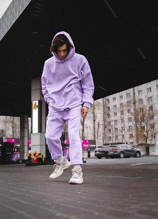 Зимовий спортивний костюм