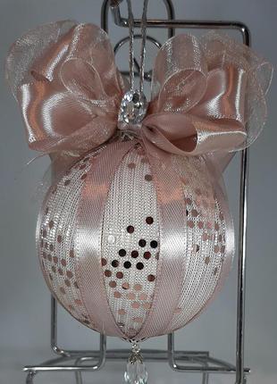 Елочный шар ручной работы 8см розовая пудра с атласным бантом5 фото