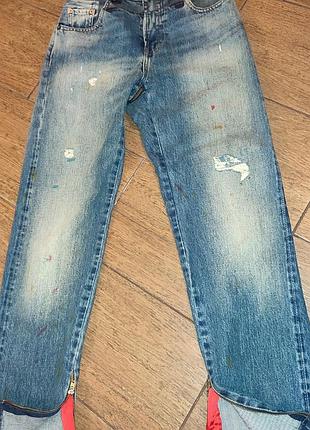 Крутые джинсы ,сзади и спереди молния