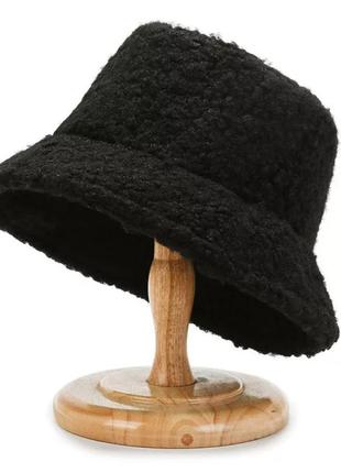 Женская меховая зимняя шапка панама теплая плюшевая пушистая (тедди, барашек, каракуль) черная